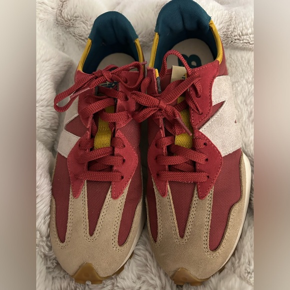 New Balance 327 M10/W11.5 Sneakers Shoes Red Teal  worn twice - Picture 2 of 12